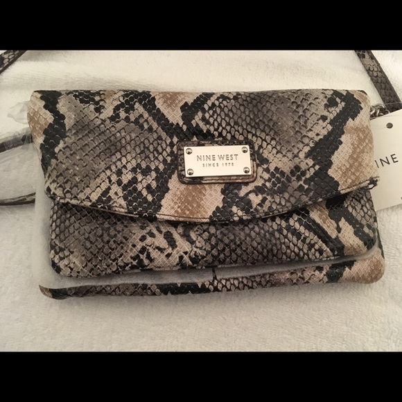 Nine West Handbags - Nine West Crossbody Bag
